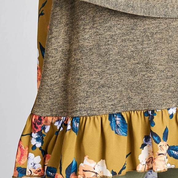 🌺2/$35 sale melange knit top floral contrast top - Picture 8 of 8
